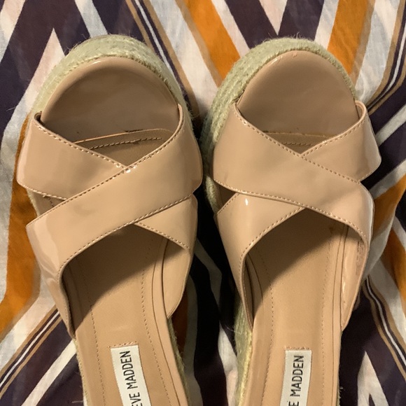 Steve Madden tan woven heel wedges - Picture 8 of 13